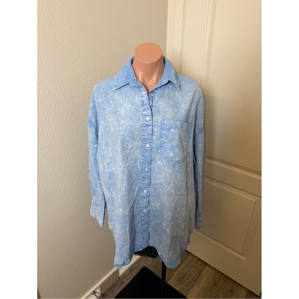 Zara light blue acid wash long sleeve button-front shirt Sz S